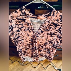 Beautiful Top! Pink Zebra